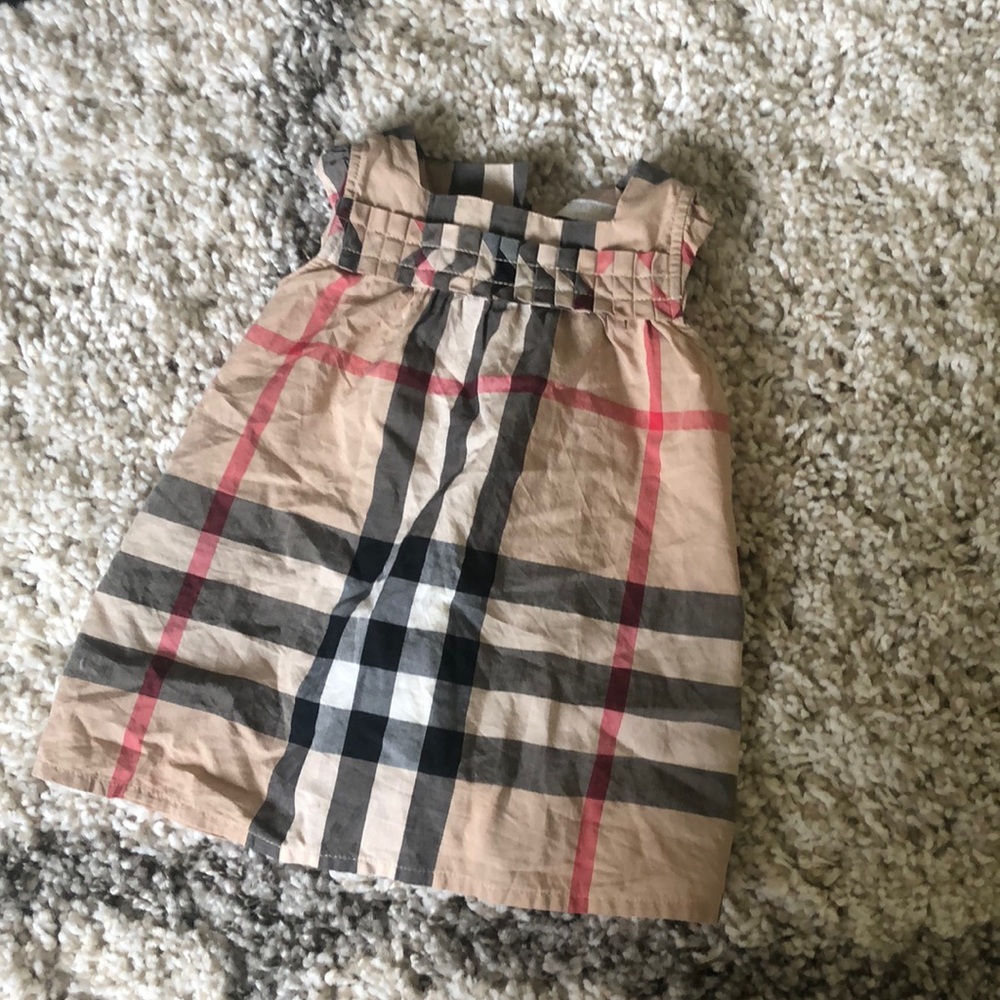 Burberry infant top for little girls